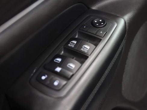 Used 2020 Jeep Grand Cherokee Limited w/ Luxury Group II AWD/4WD image 23