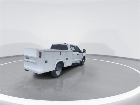 New 2024 Ford F350 XL w/ XL Chrome Package image 7