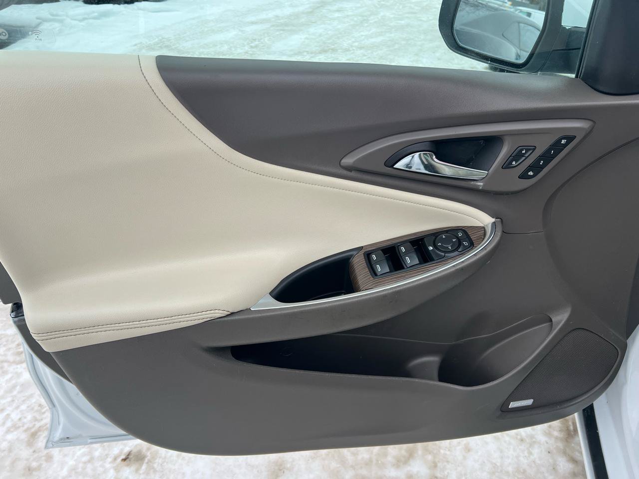 Used 2024 Chevrolet Malibu LT FWD image 11