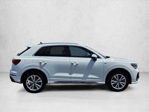 Used 2025 Audi Q3 2.0T Premium AWD/4WD image 4