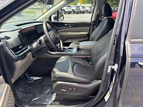 Used 2026 Kia Carnival FWD image 24