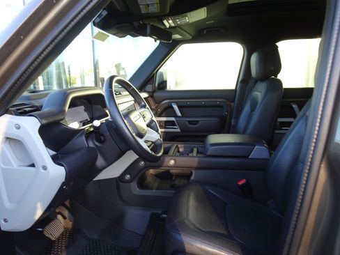 Used 2021 Land Rover Defender 110 X-Dynamic HSE image 8