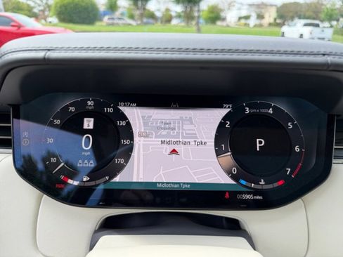 Certified 2025 Land Rover Range Rover SE AWD/4WD image 23