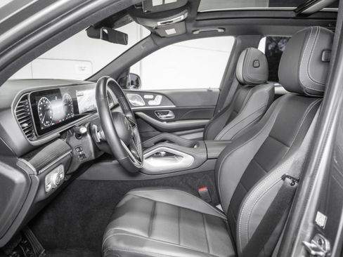 Used 2025 Mercedes-Benz GLE 450e 4MATIC image 2