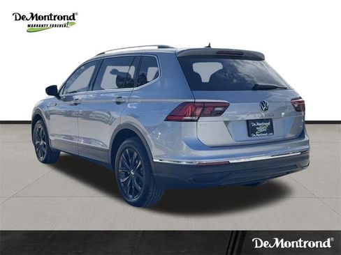 Used 2024 Volkswagen Tiguan SE image 4