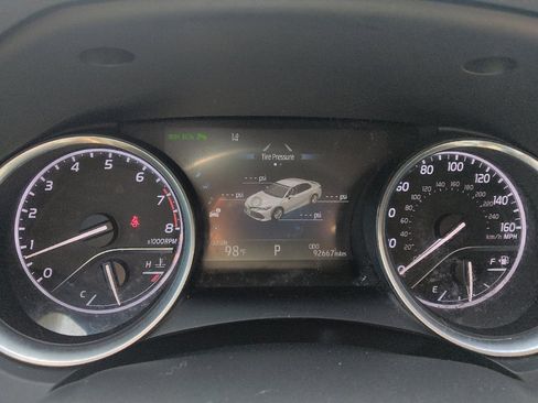 Used 2018 Toyota Camry XLE FWD image 23