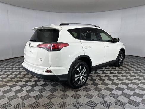 Used 2016 Toyota RAV4 LE image 19