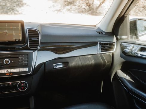 Used 2018 Mercedes-Benz GLS 550 4MATIC w/ Driver Assistance Package image 34