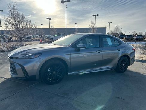 Used 2026 Toyota Camry SE image 3