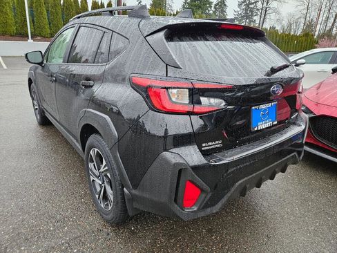 Used 2024 Subaru Crosstrek 2.0i Premium image 3
