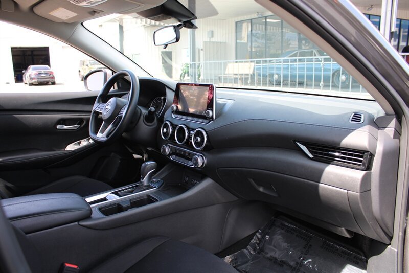 Used 2024 Nissan Sentra SV FWD image 24