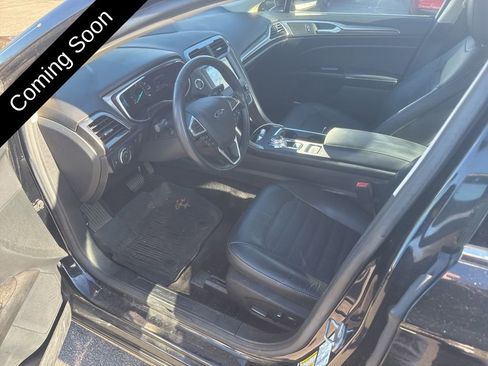 Used 2017 Ford Fusion SE w/ Fusion SE Technology Package image 13