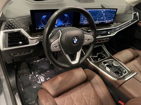 Used 2025 BMW X7 xDrive40i w/ Climate Comfort Package AWD/4WD image 14