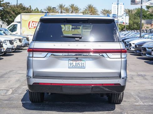 Certified 2024 Lincoln Navigator Premiere AWD/4WD image 9