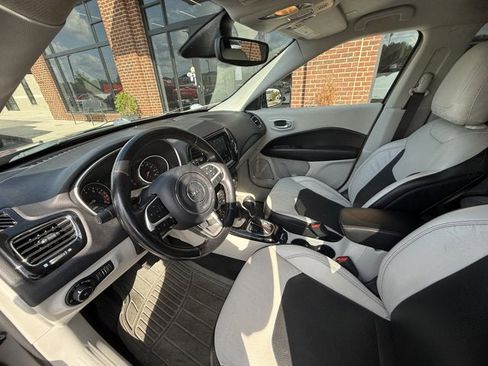 Used 2020 Jeep Compass Limited image 18