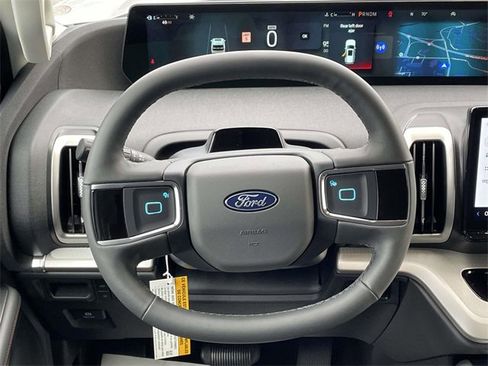 New 2025 Ford Expedition Active image 15