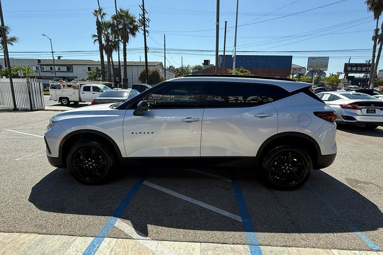 Used 2020 Chevrolet Blazer LT w/ Midnight/Sport Edition FWD image 10