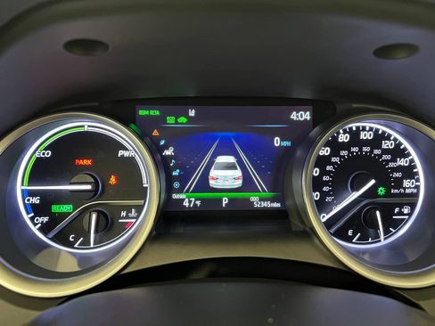 Used 2021 Toyota Camry XLE image 16