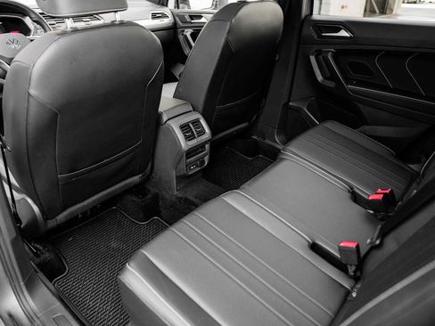 Used 2023 Volkswagen Tiguan SE R-Line image 34