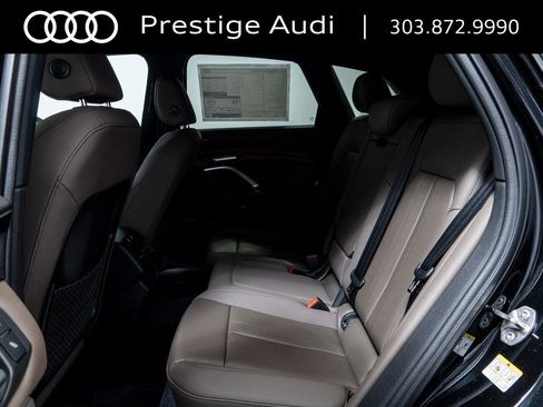 Used 2025 Audi Q5 Premium w/ Convenience Package image 24