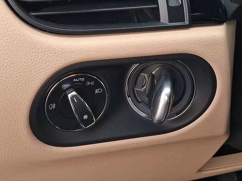 Used 2023 Porsche Macan image 27