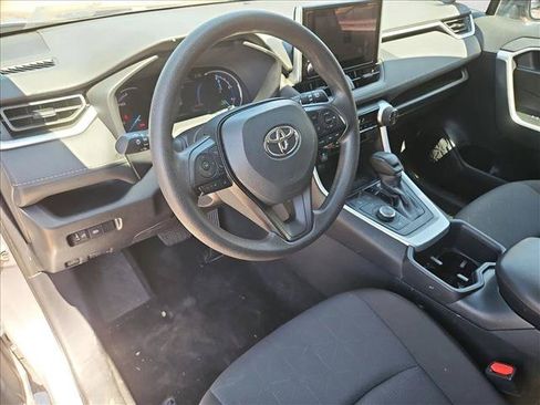 Used 2025 Toyota RAV4 XLE AWD/4WD image 12