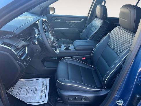 New 2026 GMC Acadia Denali w/ Super Cruise Package image 9