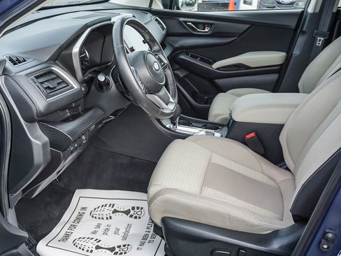 Used 2024 Subaru Ascent Premium w/ Convenience Package image 17