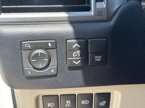 Used 2023 Lexus GX 460 Premium w/ Premium Package AWD/4WD image 26