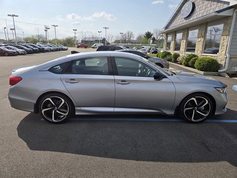 Used 2022 Honda Accord Sport image 2