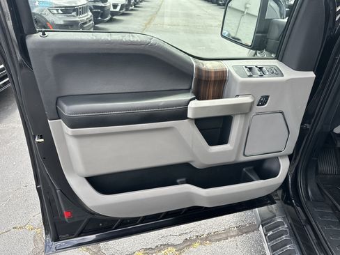 Used 2015 Ford F150 Lariat RWD image 12
