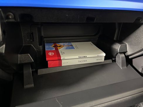 Certified 2025 Toyota Tacoma TRD Off-Road image 25