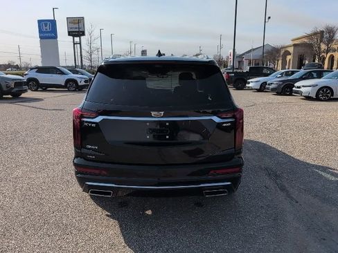 Used 2020 Cadillac XT6 Premium Luxury w/ Platinum Package image 18