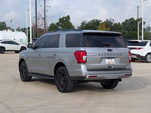 Used 2024 Ford Expedition XLT RWD image 4