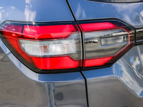 Certified 2025 Honda Pilot Black Edition image 7