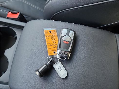 Certified 2025 Audi Q5 2.0T Premium Plus w/ Premium Plus Package image 30