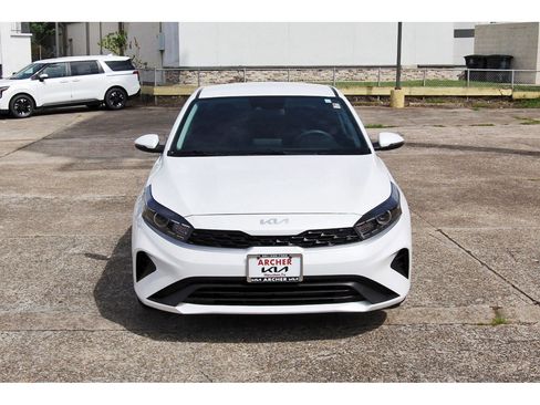 Certified 2023 Kia Forte LXS w/ LXS Technology Package FWD image 2