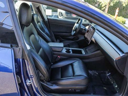 Used 2021 Tesla Model 3 Standard Range Plus image 18