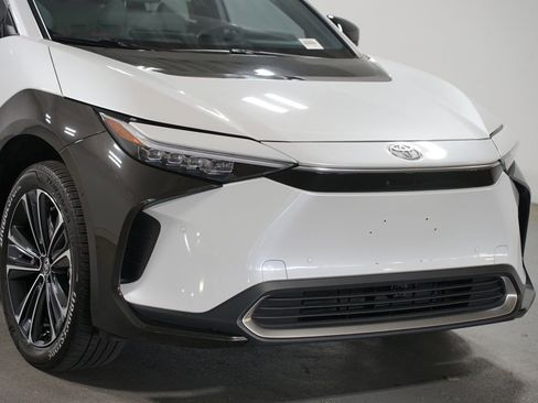 Certified 2024 Toyota bZ4X FWD image 4