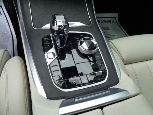 Used 2022 BMW X7 xDrive40i w/ Executive Package AWD/4WD image 10