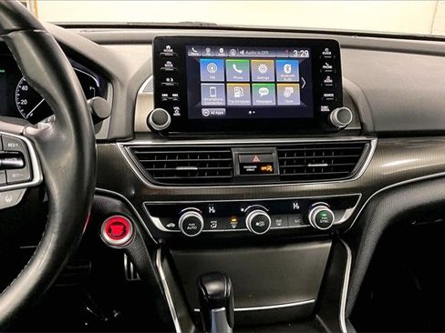 Used 2018 Honda Accord Sport image 4