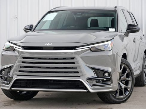 Used 2024 Lexus TX 500h AWD w/ Technology Package image 3