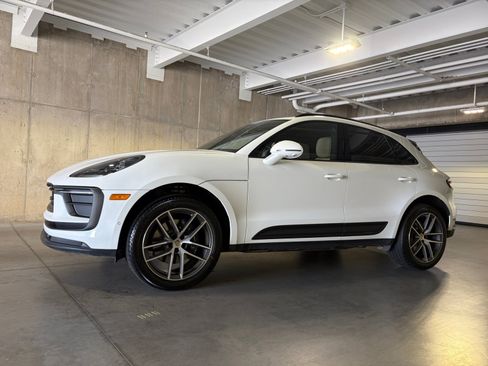 Certified 2026 Porsche Macan AWD/4WD image 2