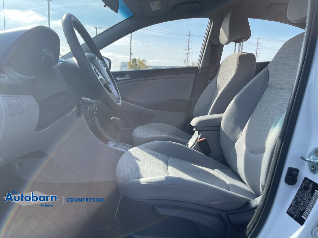 Used 2016 Hyundai Accent SE w/ Option Group 02 FWD image 9
