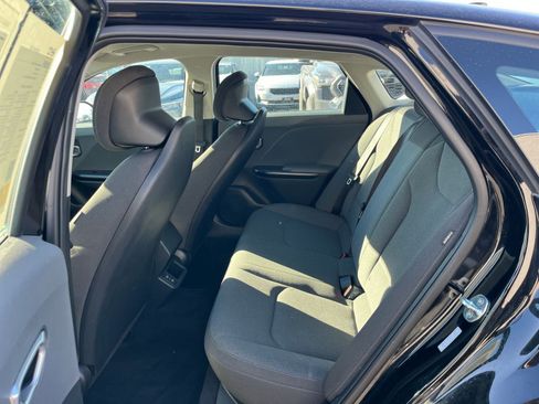 Used 2025 Kia K4 LXS image 47