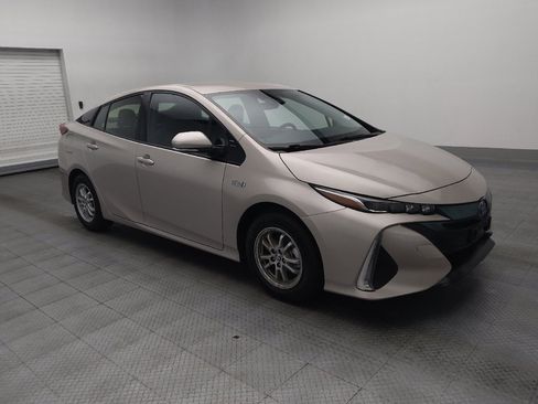 Used 2018 Toyota Prius Prime Plus w/ Carpet Mat Package image 11