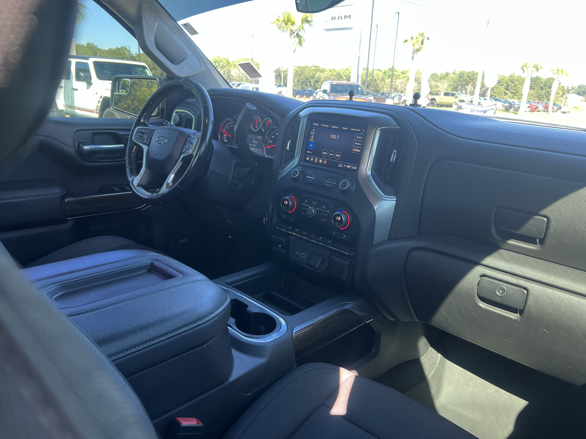 Used 2021 Chevrolet Silverado 1500 LT Trail Boss w/ Convenience Package II AWD/4WD image 16