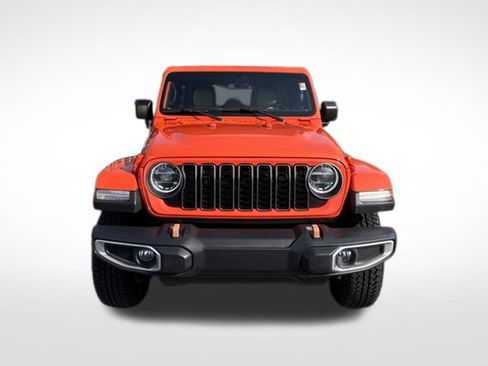 Used 2018 Jeep Wrangler Unlimited Sahara AWD/4WD image 3