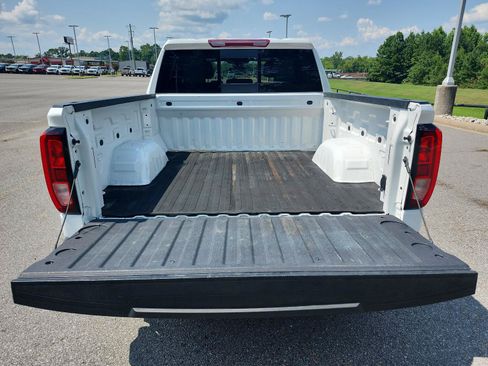 Used 2024 GMC Sierra 1500 SLE w/ Preferred Package AWD/4WD image 11