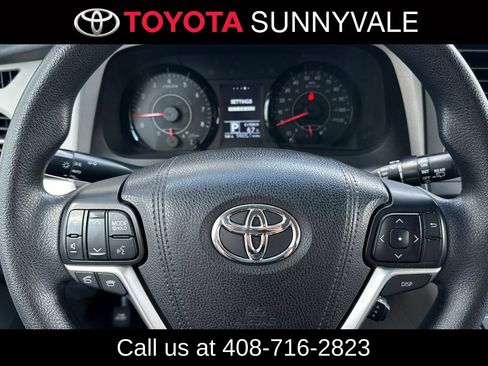 Used 2016 Toyota Sienna LE FWD image 27
